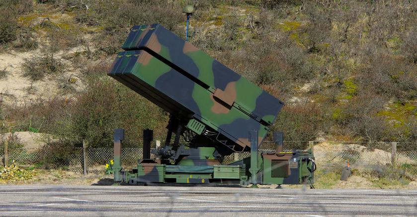 Не только деревянные HIMARS: ВСУ сделали из дерева ЗРК NASAMS, чтобы российская авиация тратила на них дорогостоящие ракеты