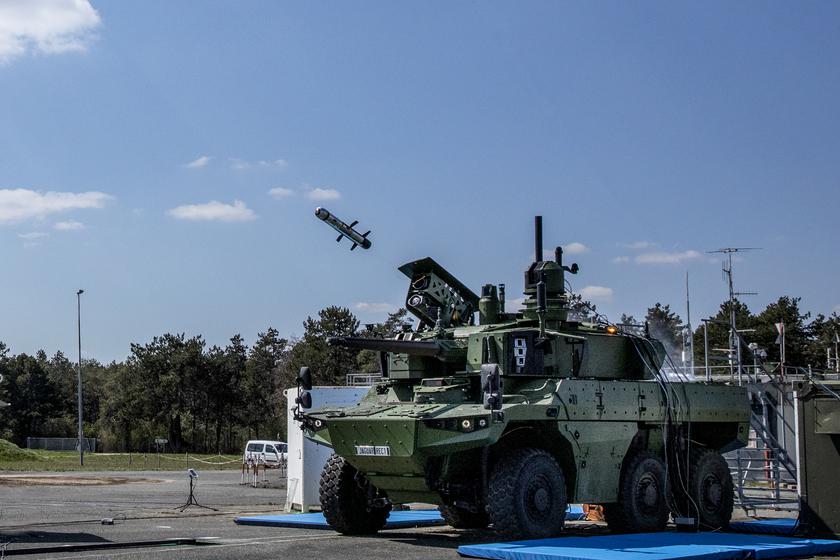 Nexter презентовала бронемашину Jaguar с управляемой ракетой Akeron MMP на замену AMX-10RC, ERC-90 и VAB