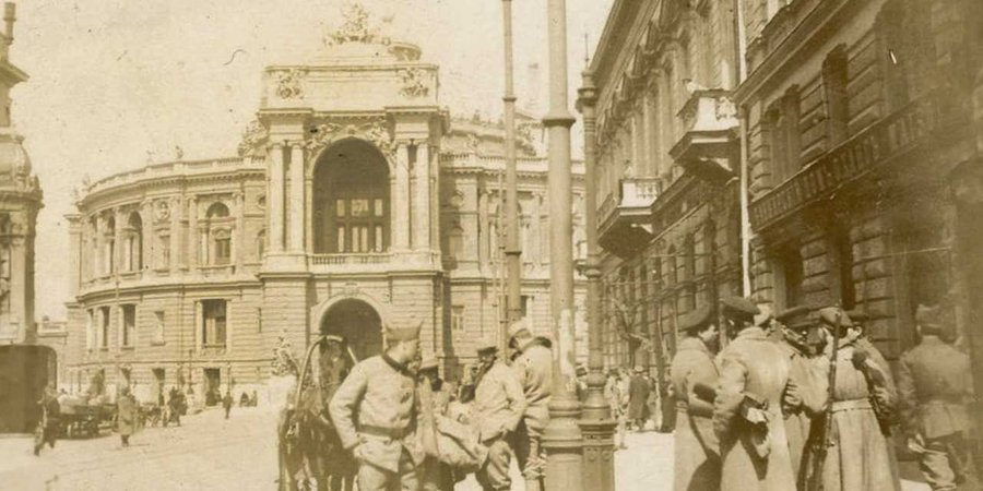 Французские военные в центре Одессы весной 1919 года (Фото:Alamy via Reuters)